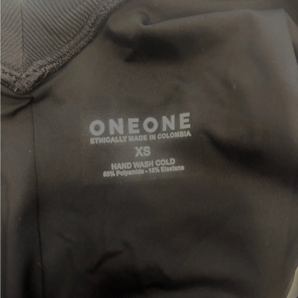 OneOne Swim Jesse Bottom Black with Scrunchie size XS - Picture 2 of 4